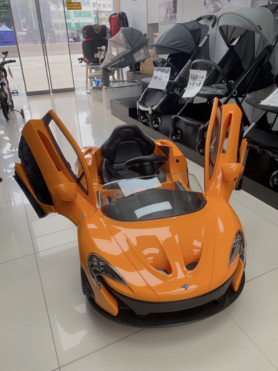 新品」マクラレン P1スタイル 12V電動キッズカー