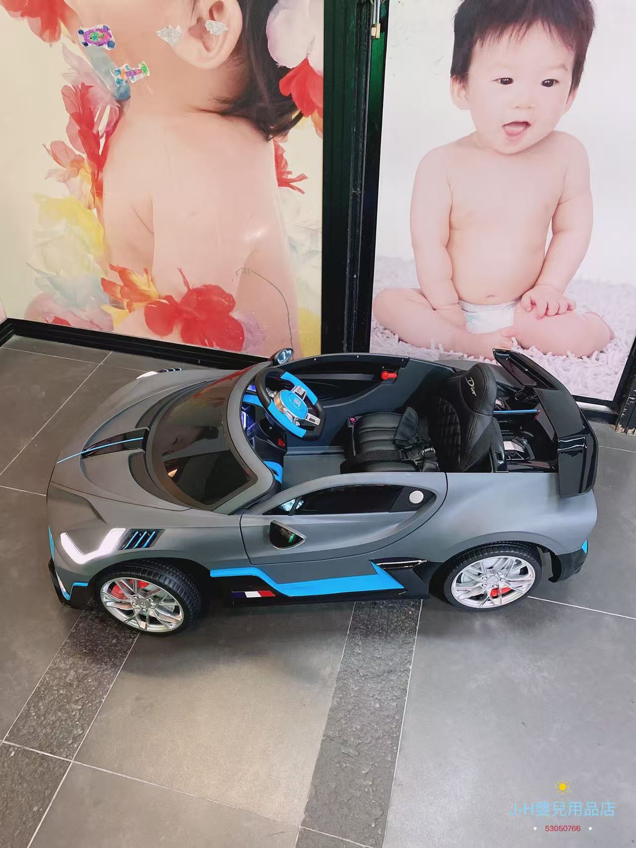 Bugatti Divo 12V 四驅磨砂灰兒童電動車 正版授權