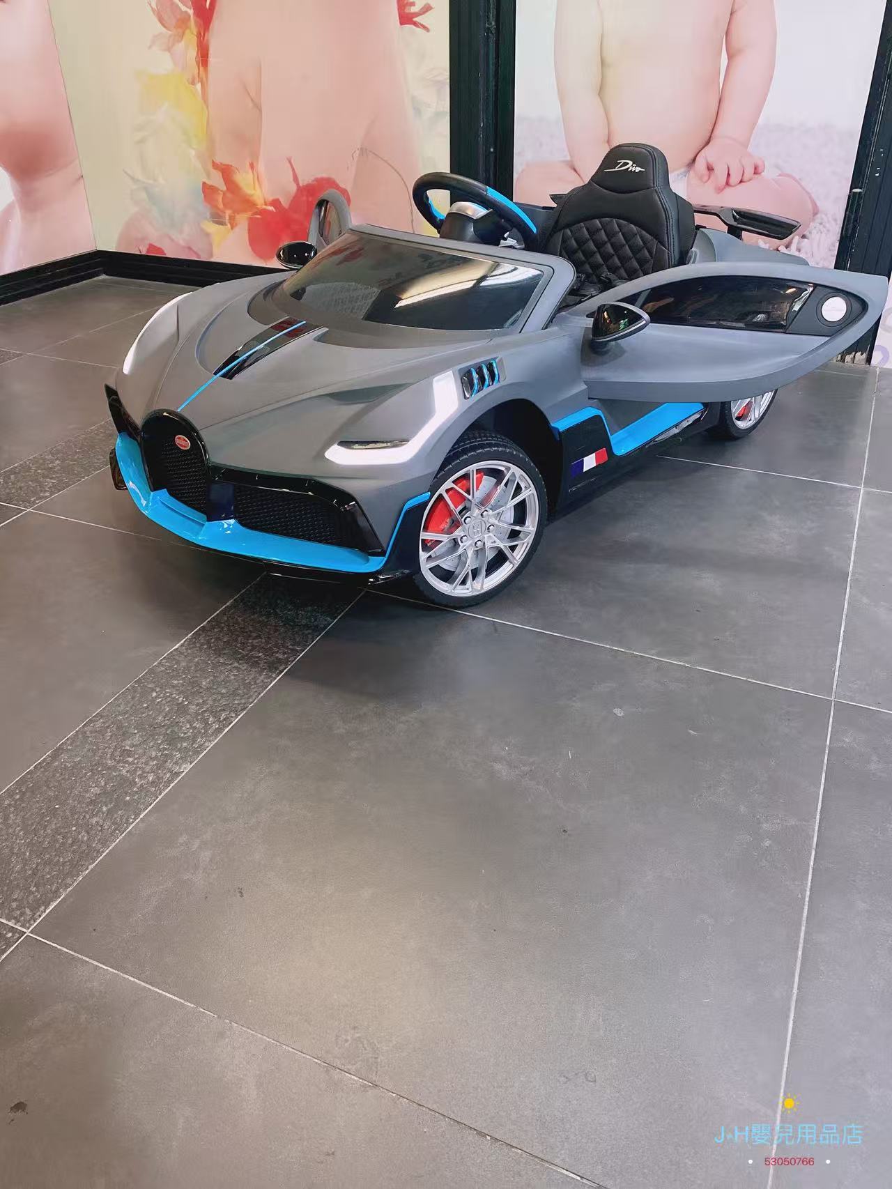 Bugatti Divo 12V 四驅磨砂灰兒童電動車 正版授權