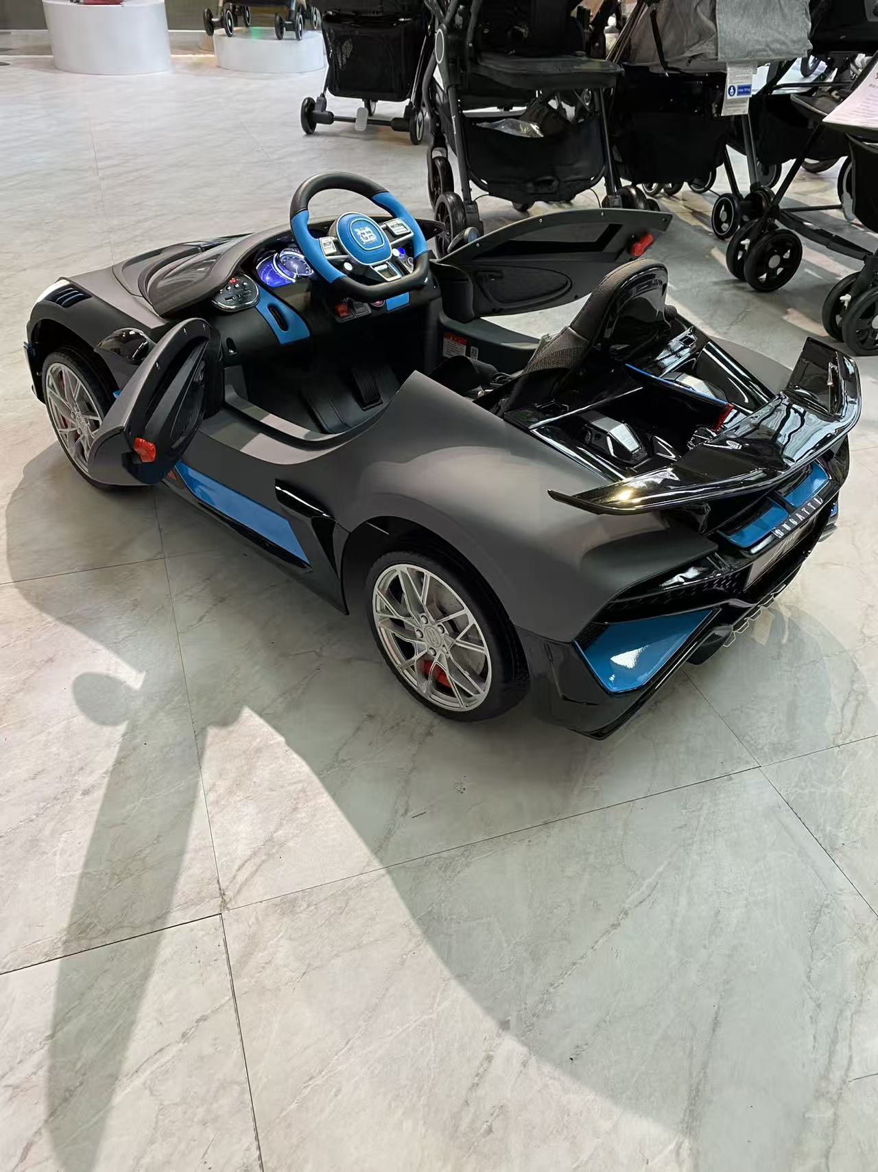 Bugatti Divo 12V 四驅磨砂灰兒童電動車 正版授權