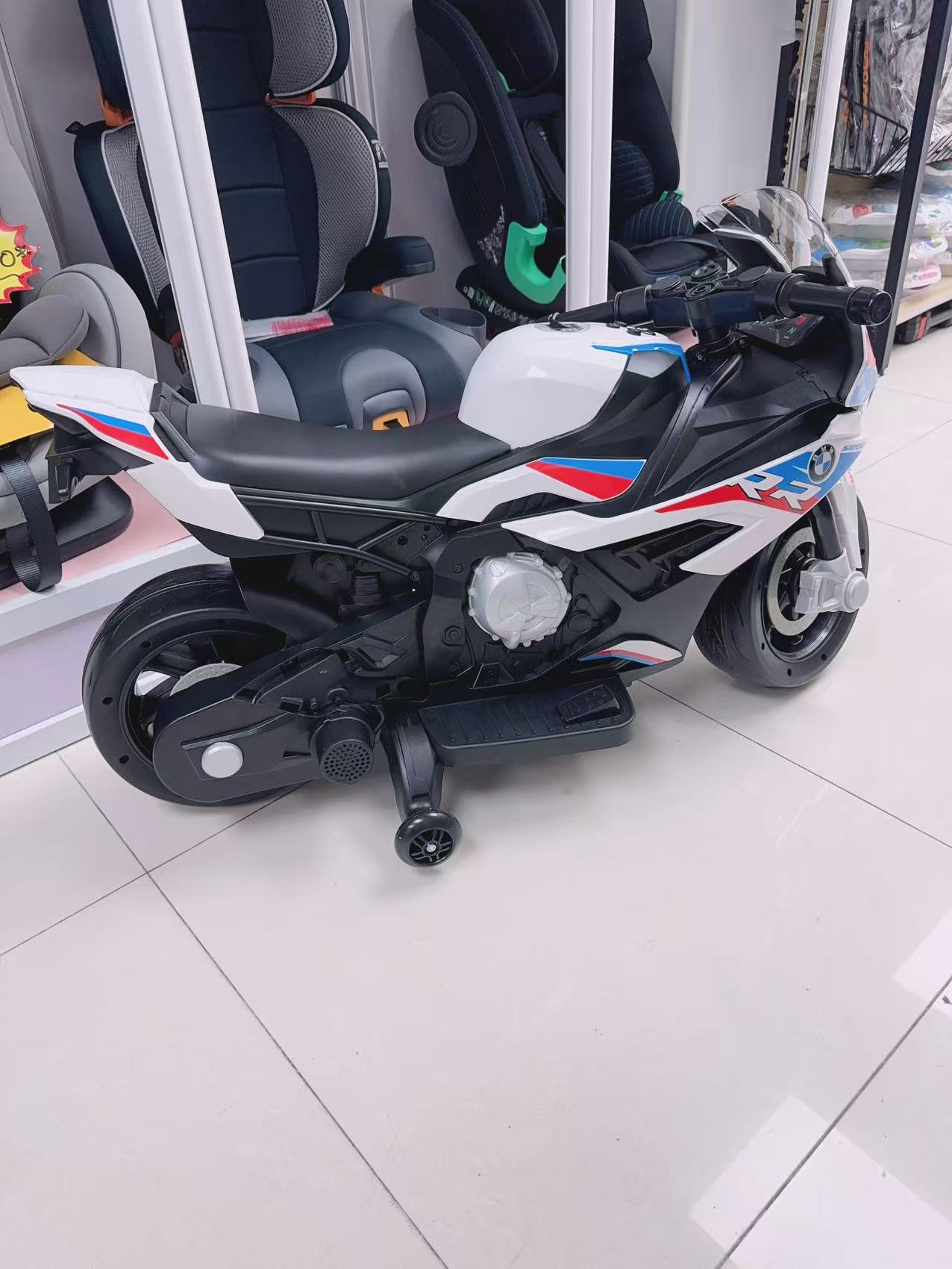 BMW寶馬 兒童電動機車 2輔助輪雙驅動充電玩具童車 正版授權
