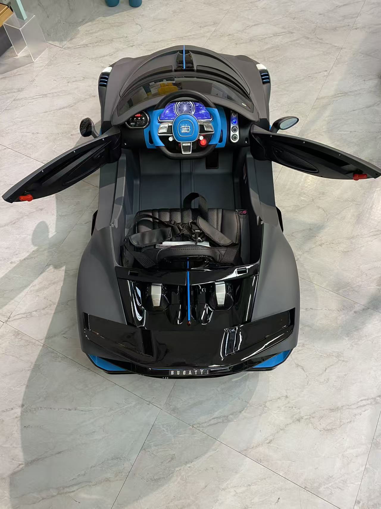 Bugatti Divo 12V 四驅磨砂灰兒童電動車 正版授權