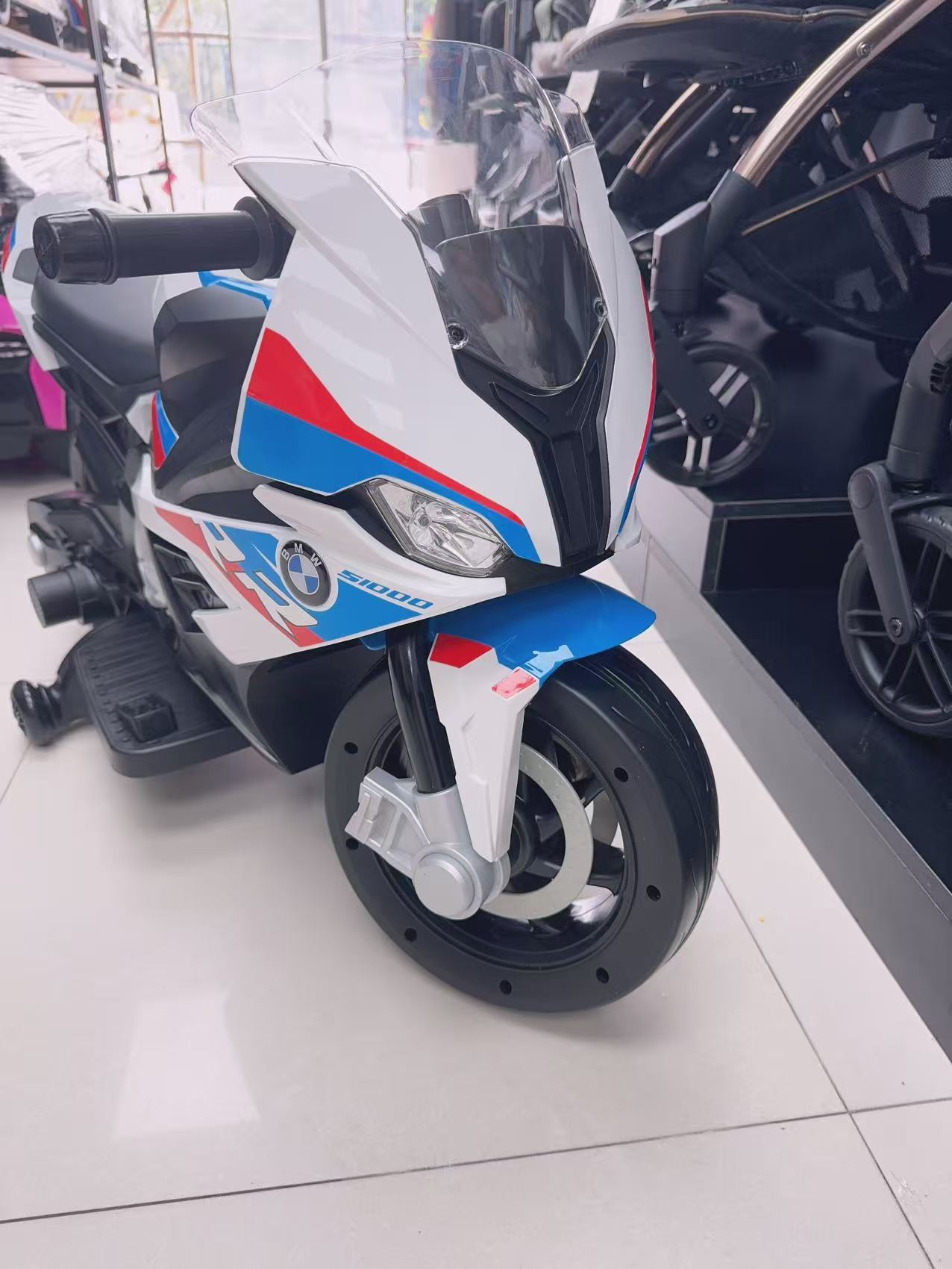 BMW寶馬 兒童電動機車 2輔助輪雙驅動充電玩具童車 正版授權