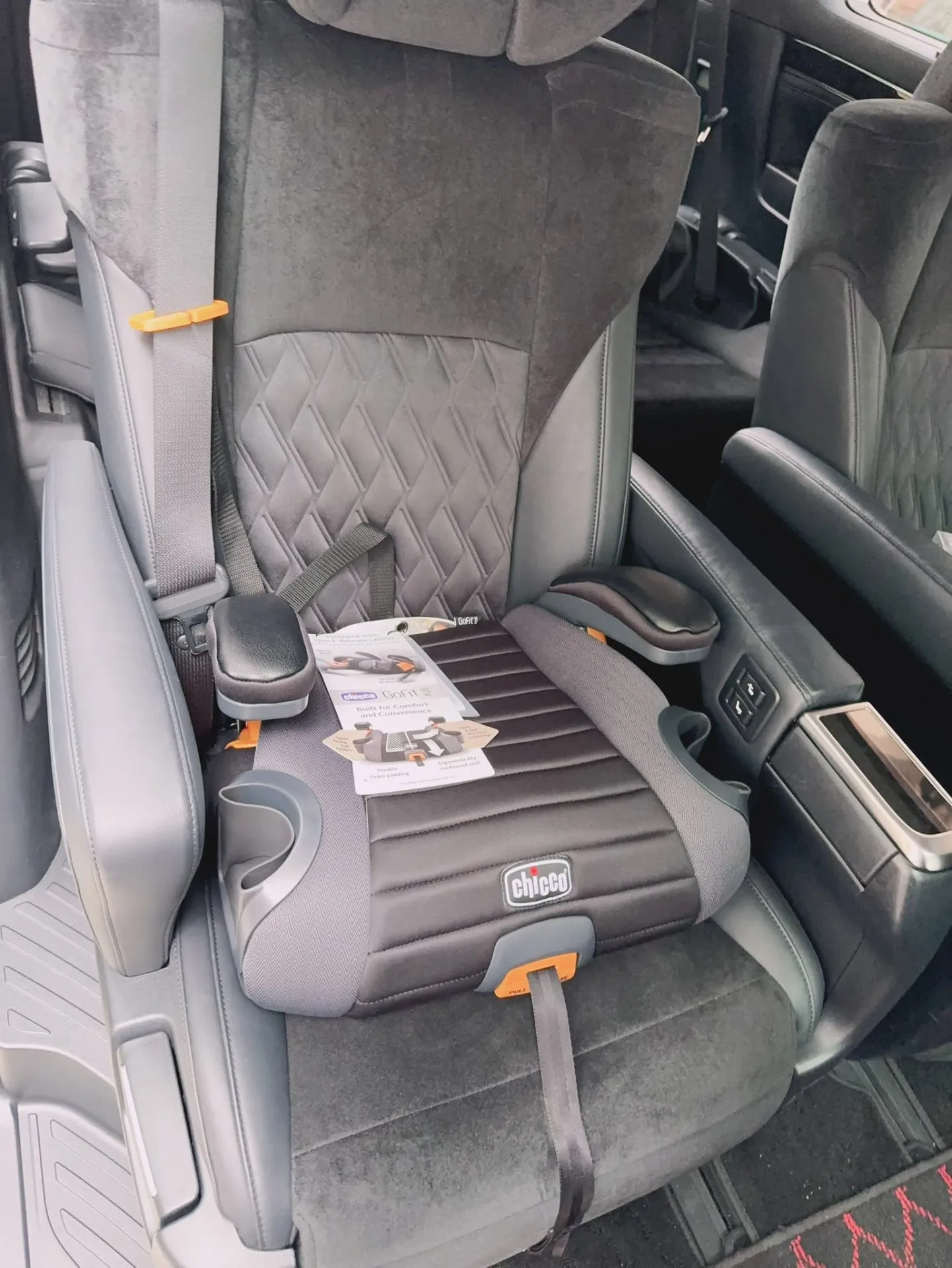 Chicco  GoFit Plus 無靠背 兒童增高汽車座椅 3-12Y (免費送貨）