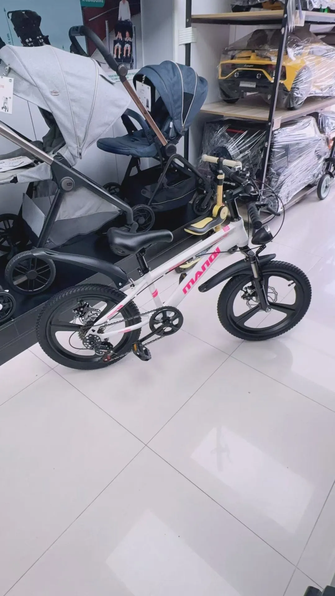 兒童18吋鎂合金一體單車 帶前後車輪碟剎