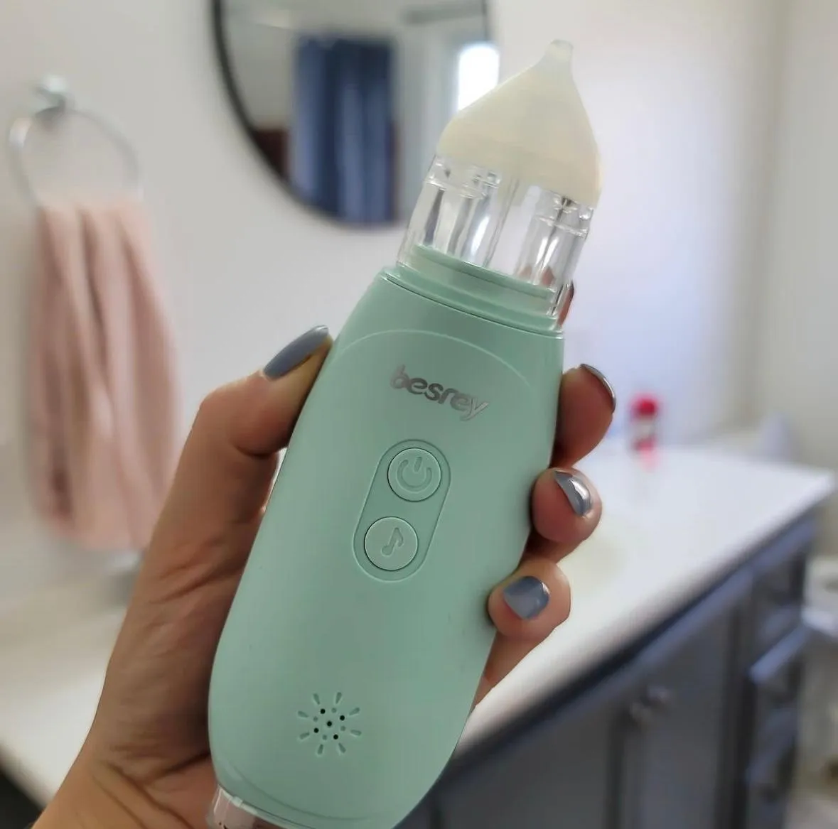 德國 besrey 好用方便 電動吸鼻器 3 级可调节吸鼻器, 3級調節，帶音樂和燈光的鼻子清潔器,收集杯,2 個矽膠頭